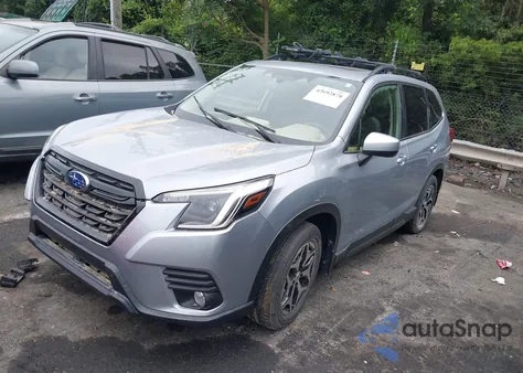 2022 Subaru Forester Premium z USA, uszkodzony, nr VIN JF2SKAEC1NH418248